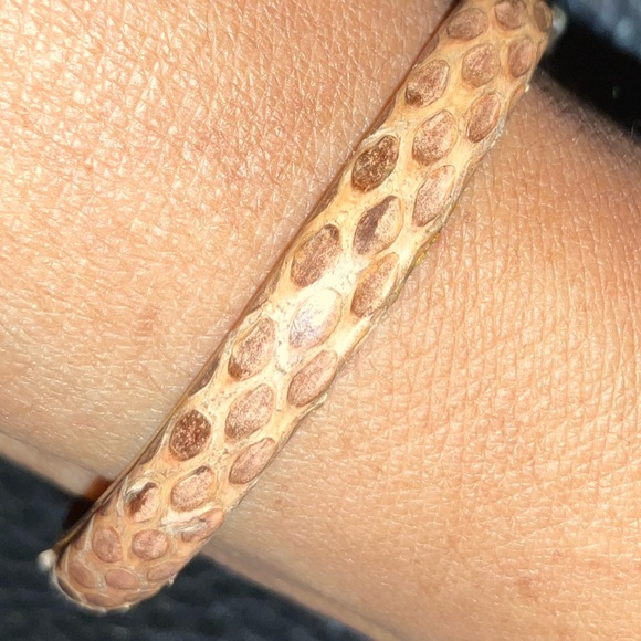VINTAGE GUCCI GG 24K GOLDPLATED
BEIGE SNAKE'S SKIN BANGLE BRACELET - Picture 15 of 16